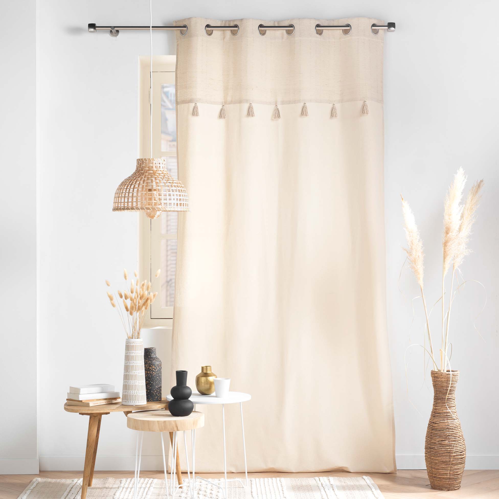 Gardine mit Öesen IZIG Gardine mit Öesen IZIG