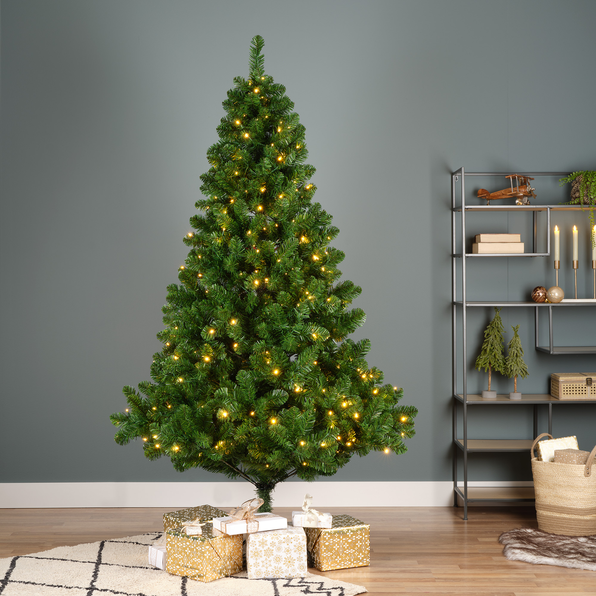 Tannenbaum 180cm mit LED Lichterkette IMPERIAL KIEFER Tannenbaum 180cm mit LED Lichterkette IMPERIAL KIEFER